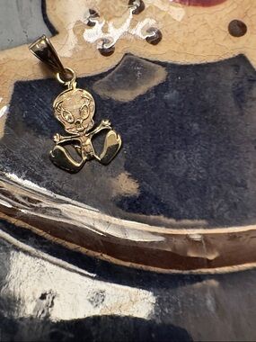 10k gold Tweety Pie Pendant